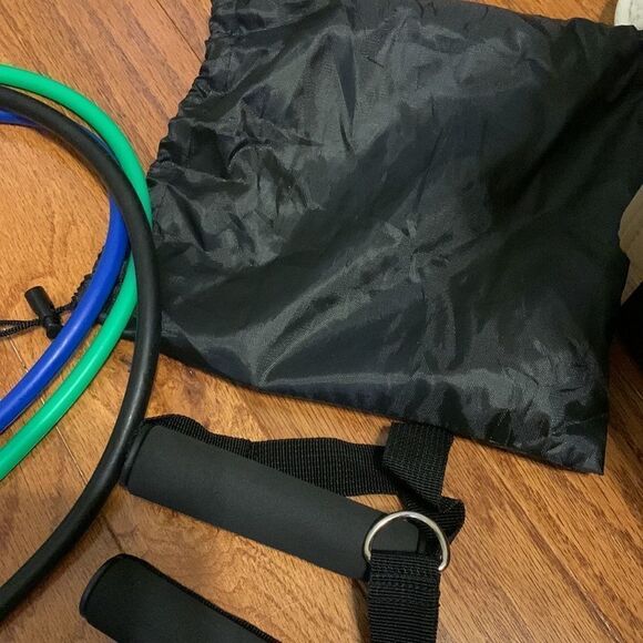 Resistance bands set including bag for storing or travel - Picture 5 of 6